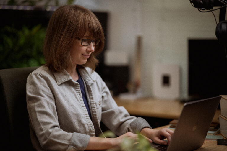 Scaling Your Digital Product Business: What’s Next After Your First 1,000 Sales?